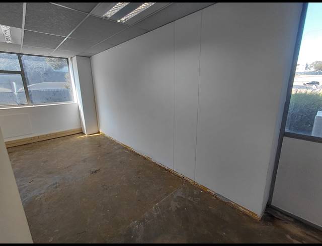 5,600M² OFFICE TO LET IN VORNA VALLEY